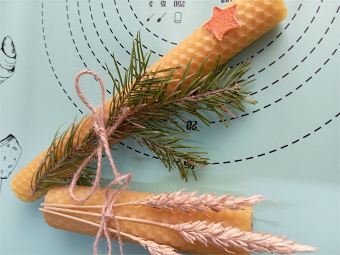 Свеча из вощины с травами 1662